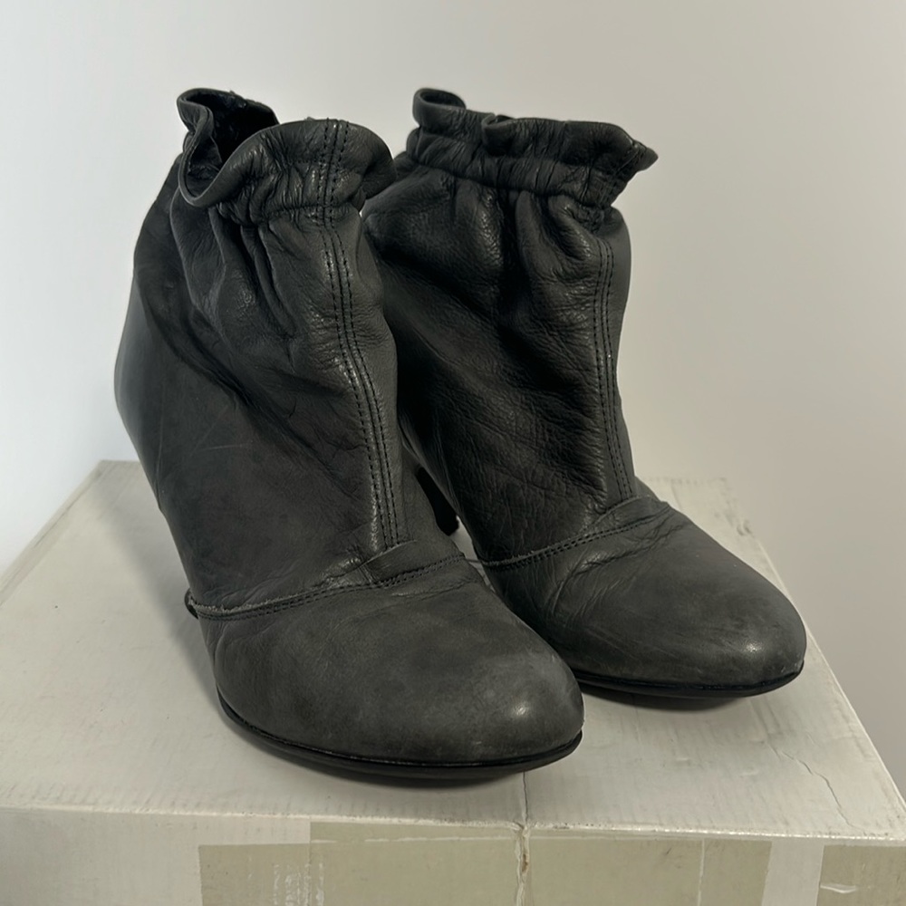 Steve Madden gray booties